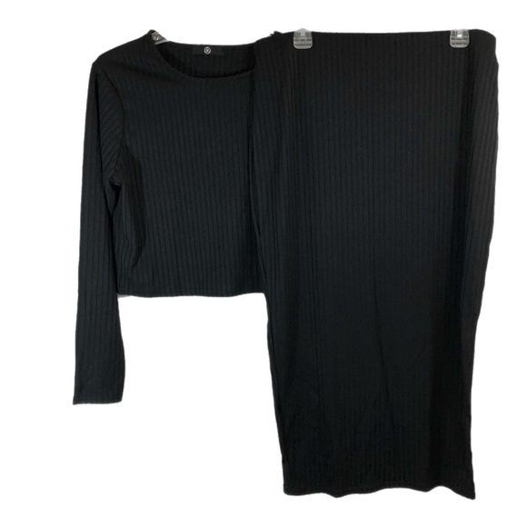 🍍2HP/ NWOT!! BLACK SET, SKIRT AND TOP. RIBBED MATERIAL U.S.SIZE 16 🍍🍍🍍🍍 - Picture 4 of 14
